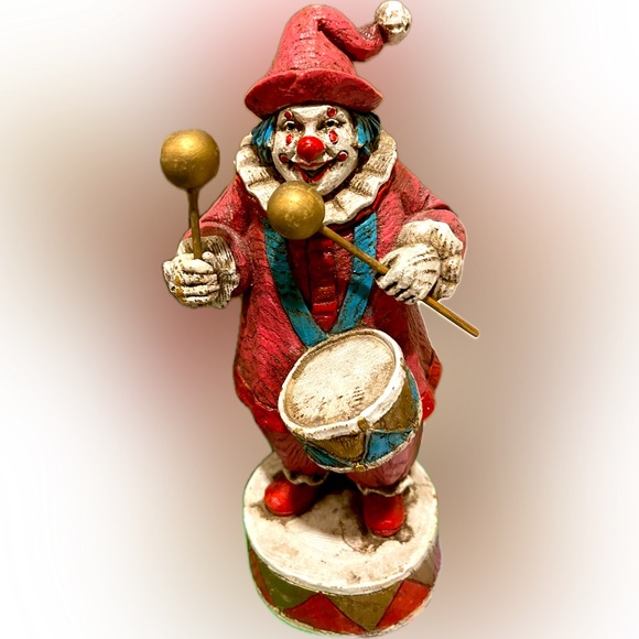 Creepy Clown with music box. Perfect for Halloween! Approx 11”x 4.5” - Picture 3 of 15